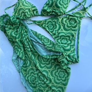 Green flower bikini with cover up 💚
